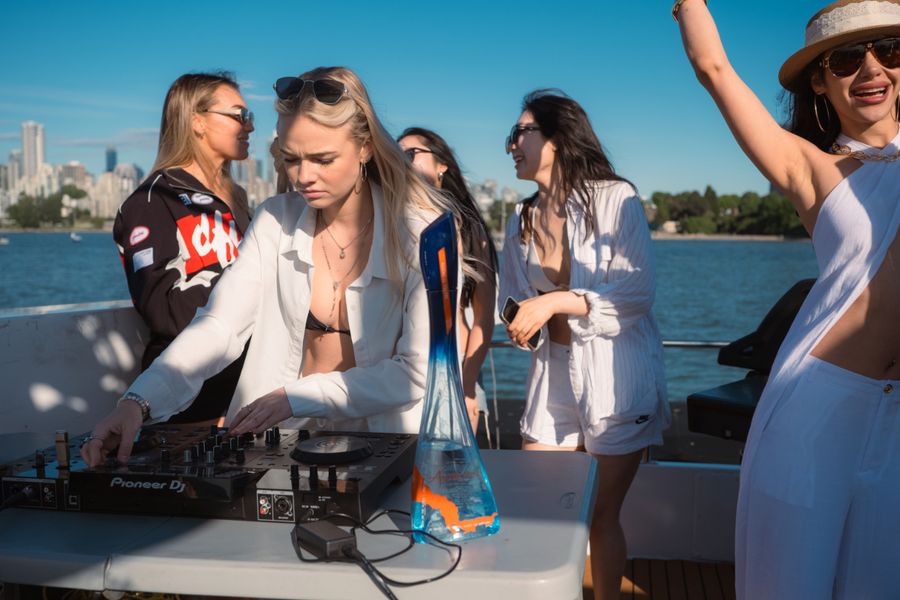 Sunset Sessions x Audécious